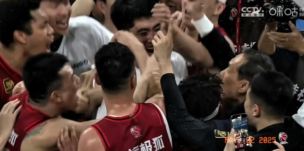 湖南男篮集体发力,战胜对手,提升战斗力的简单介绍 湖南男篮集体发力,战胜对手,提升战斗力的简单介绍