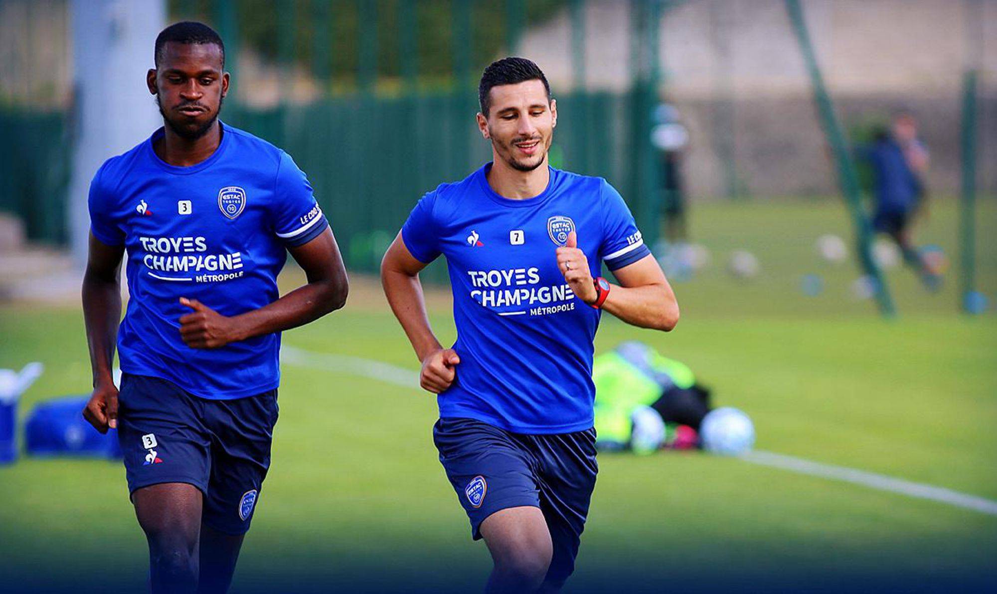 圣埃蒂安在客场力挽狂澜,勉强战平的简单介绍 圣埃蒂安在客场力挽狂澜,勉强战平的简单介绍