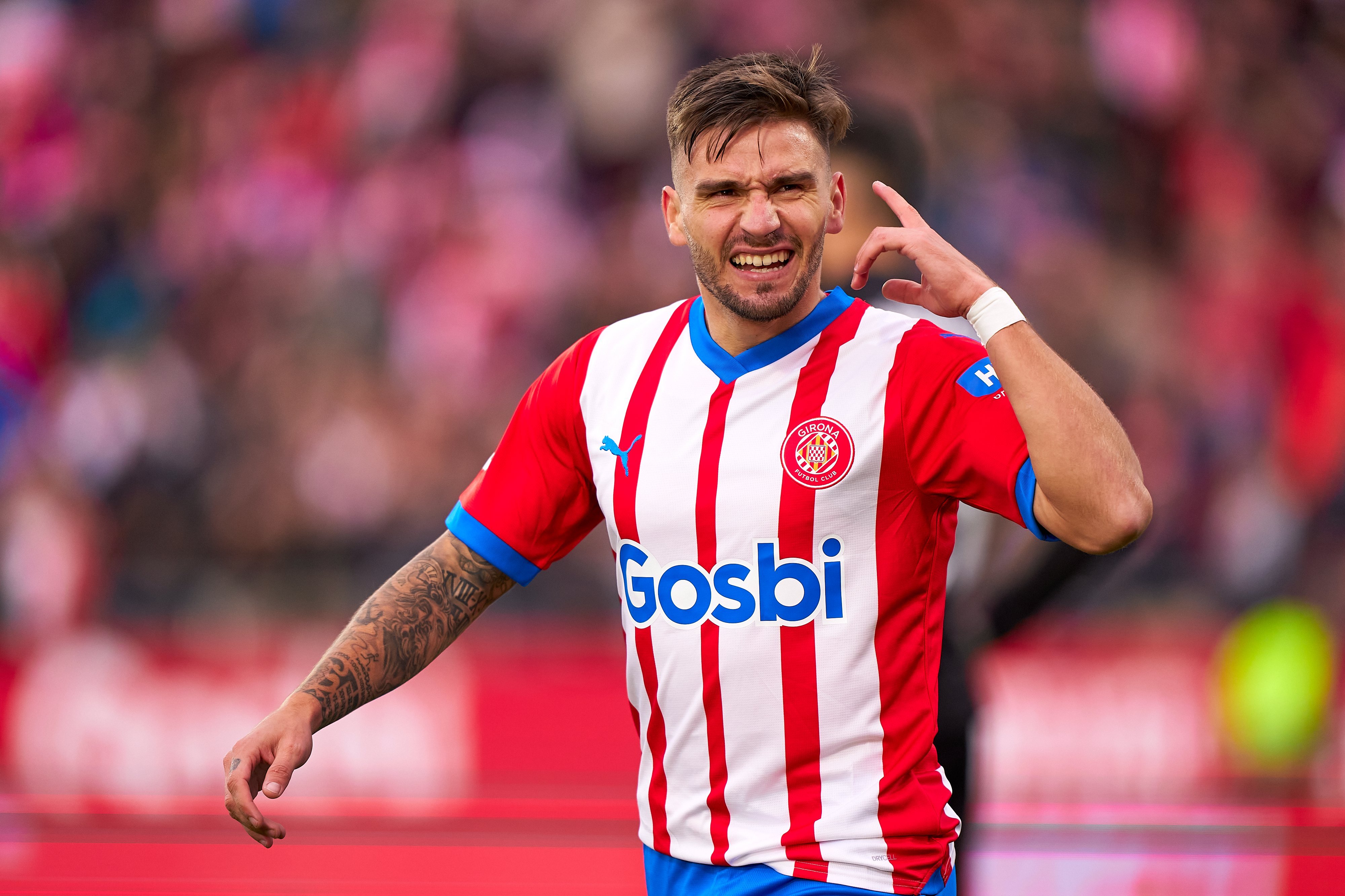 格拉纳达逼平赫罗纳，客场保持不败