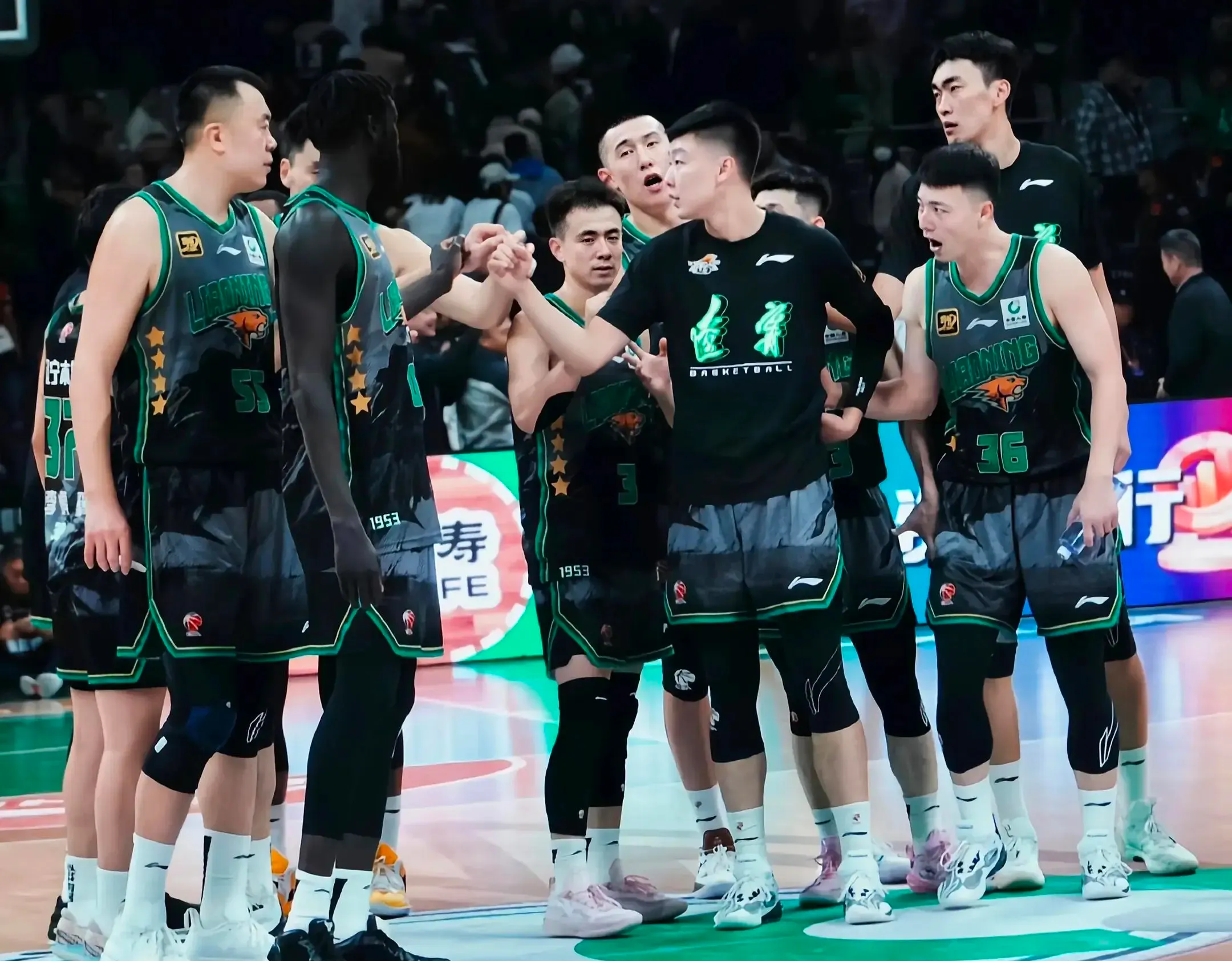 辽宁男篮凭借团队合作击败江苏队 辽宁男篮凭借团队合作击败江苏队