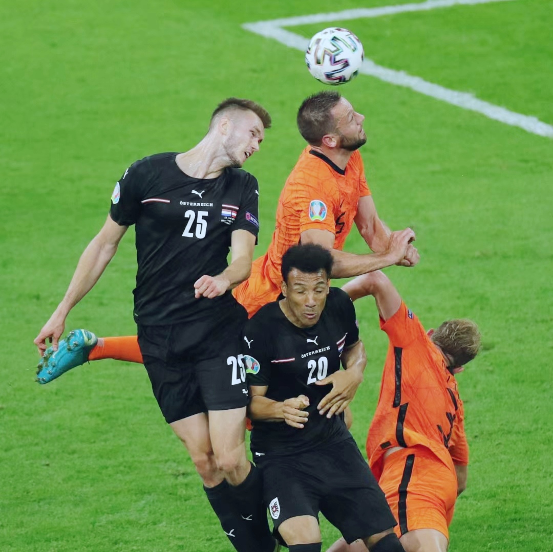 LOL英雄联盟投注平台-关于欧洲杯预选赛疯狂冲击，赛场百态的信息