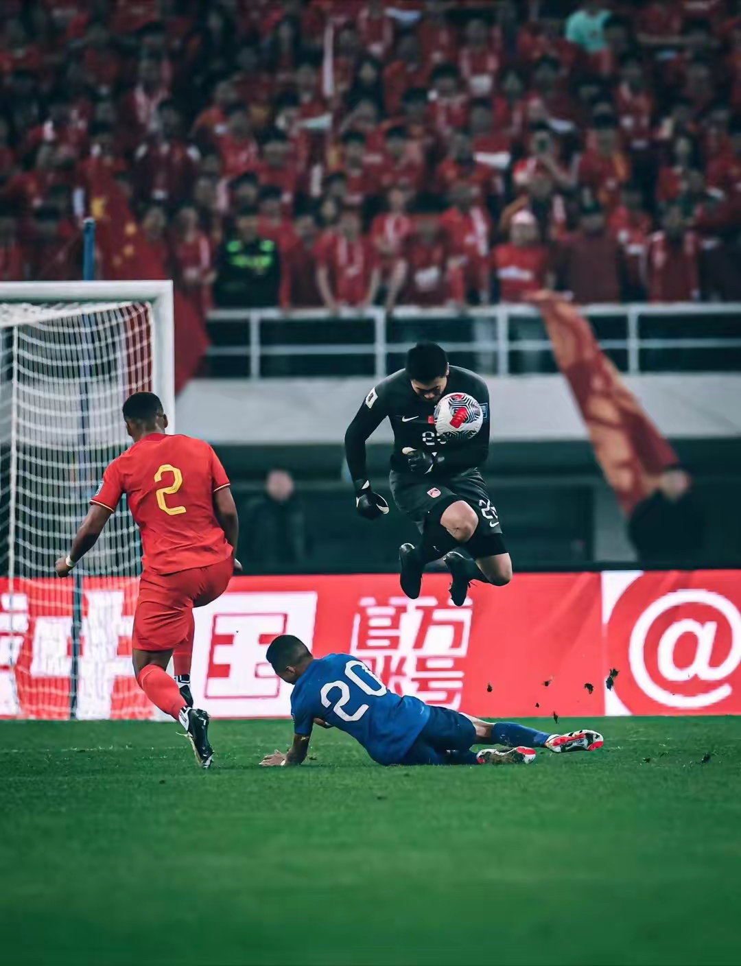 包含天津泰达客场战胜对手难以抵挡的词条