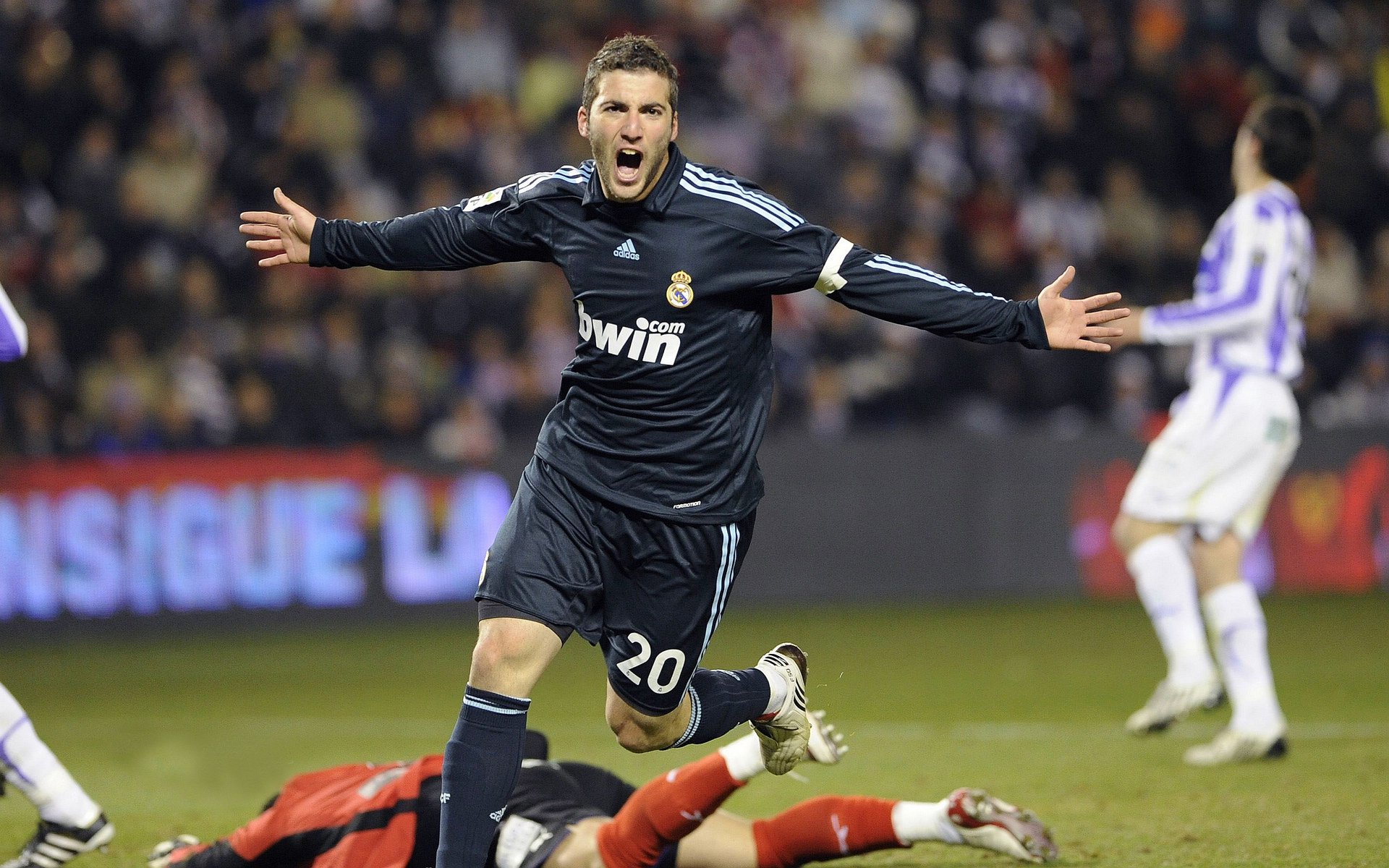 南美风暴席卷阿尔卑斯，厄瓜多尔关键先生罗德里戈一剑封喉，奥地利主场饮恨