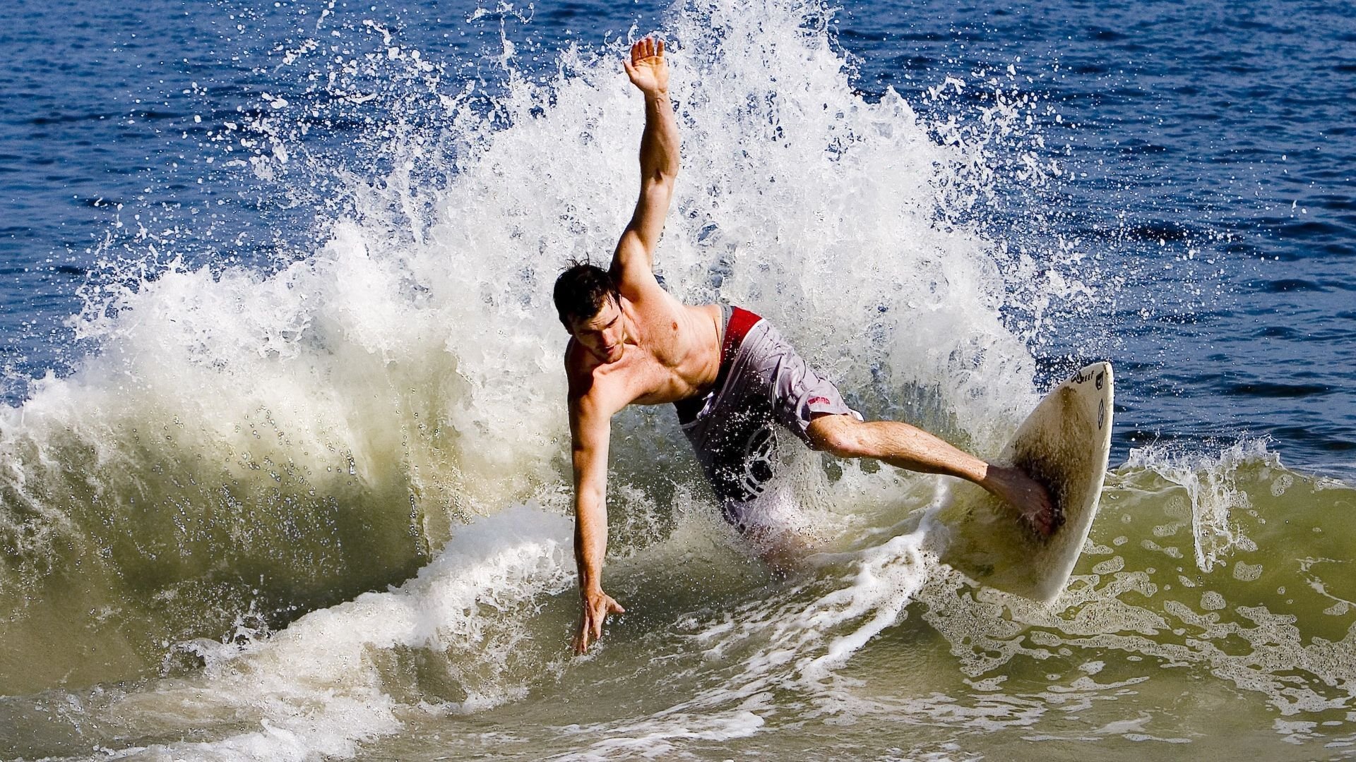 当乌克兰收割加拿大遇上孙兴慜点燃赛场，体育如何成为现代地缘政治的隐喻